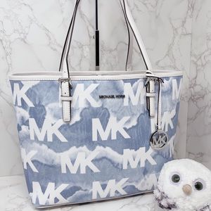 Michael Kors JST Medium Carryall Tote